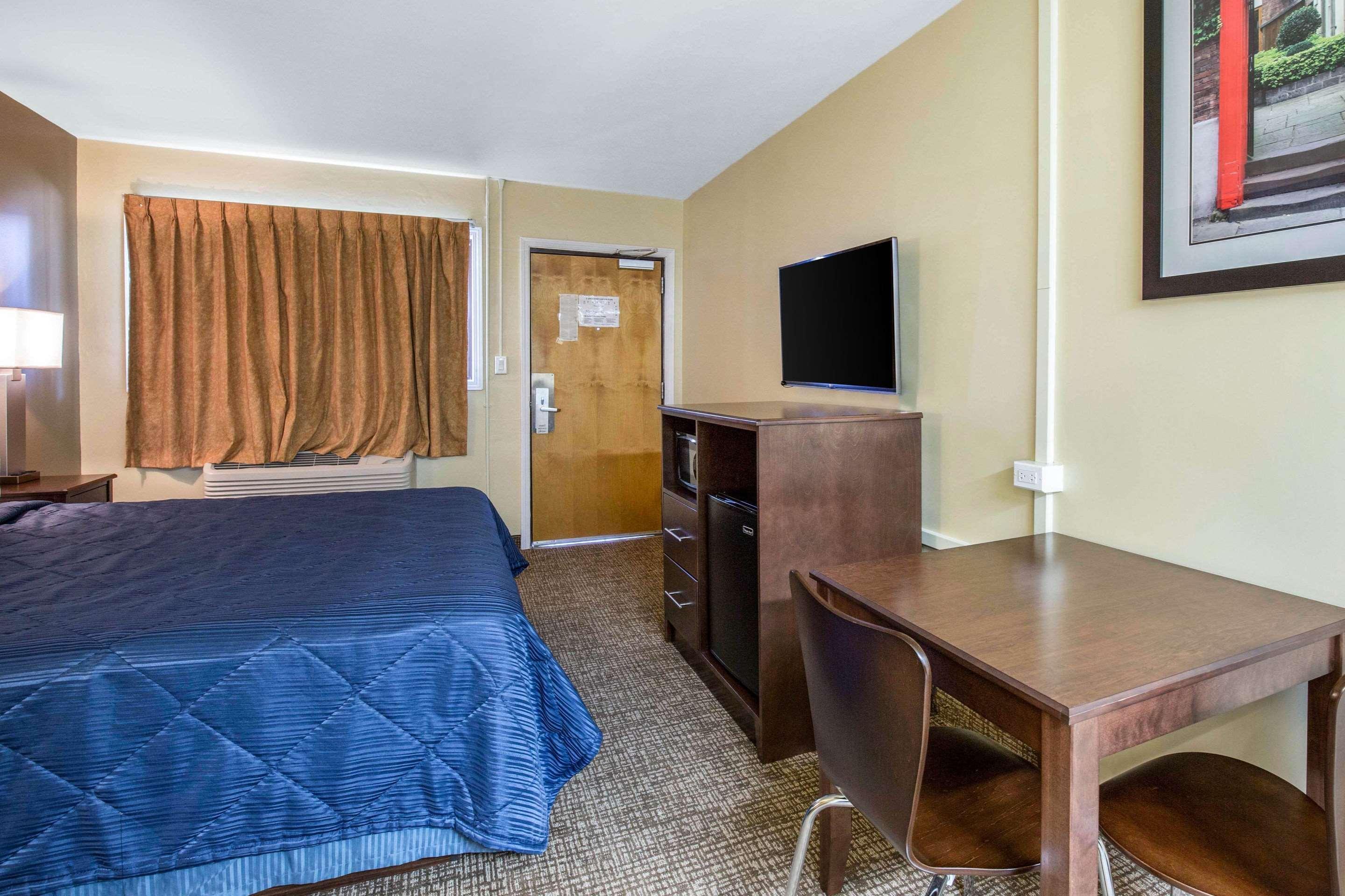 Rodeway Inn Lyons - La Grange Extérieur photo
